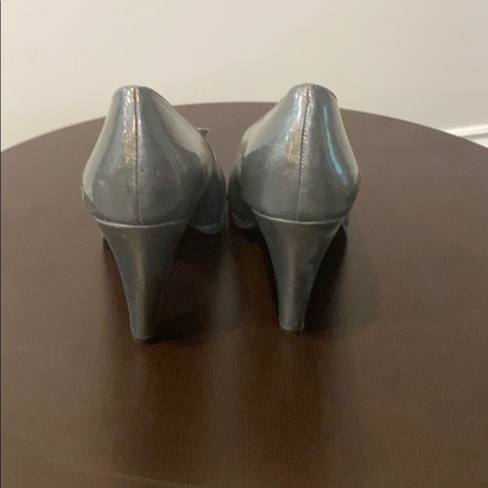 Shoes - Picture 4 of 4